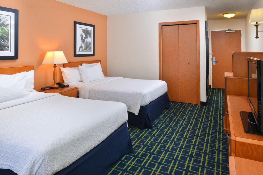 Fairfield Inn And Suites Charleston North/University Area Βόρειο Τσάρλεστον Εξωτερικό φωτογραφία
