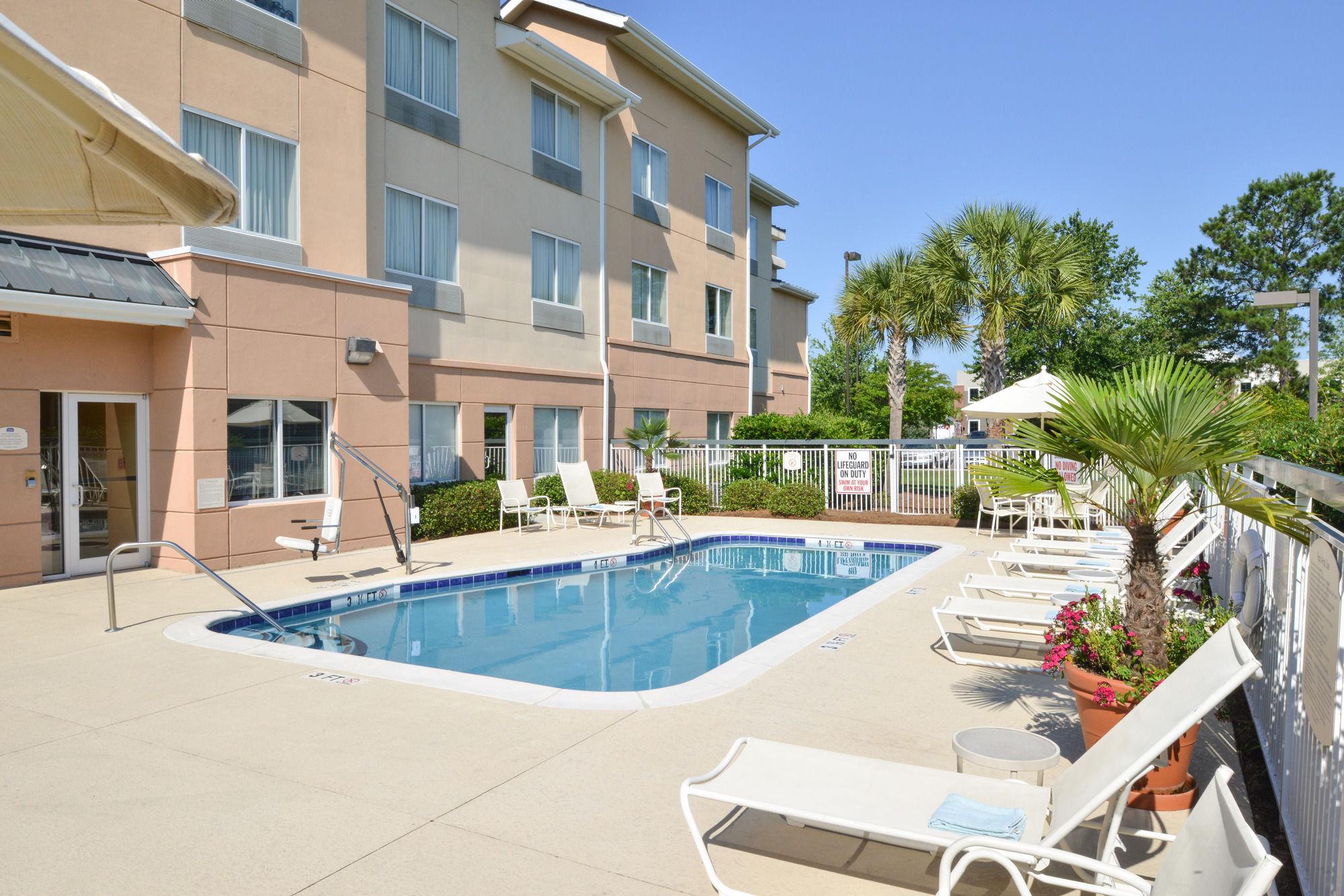 Fairfield Inn And Suites Charleston North/University Area Βόρειο Τσάρλεστον Εξωτερικό φωτογραφία