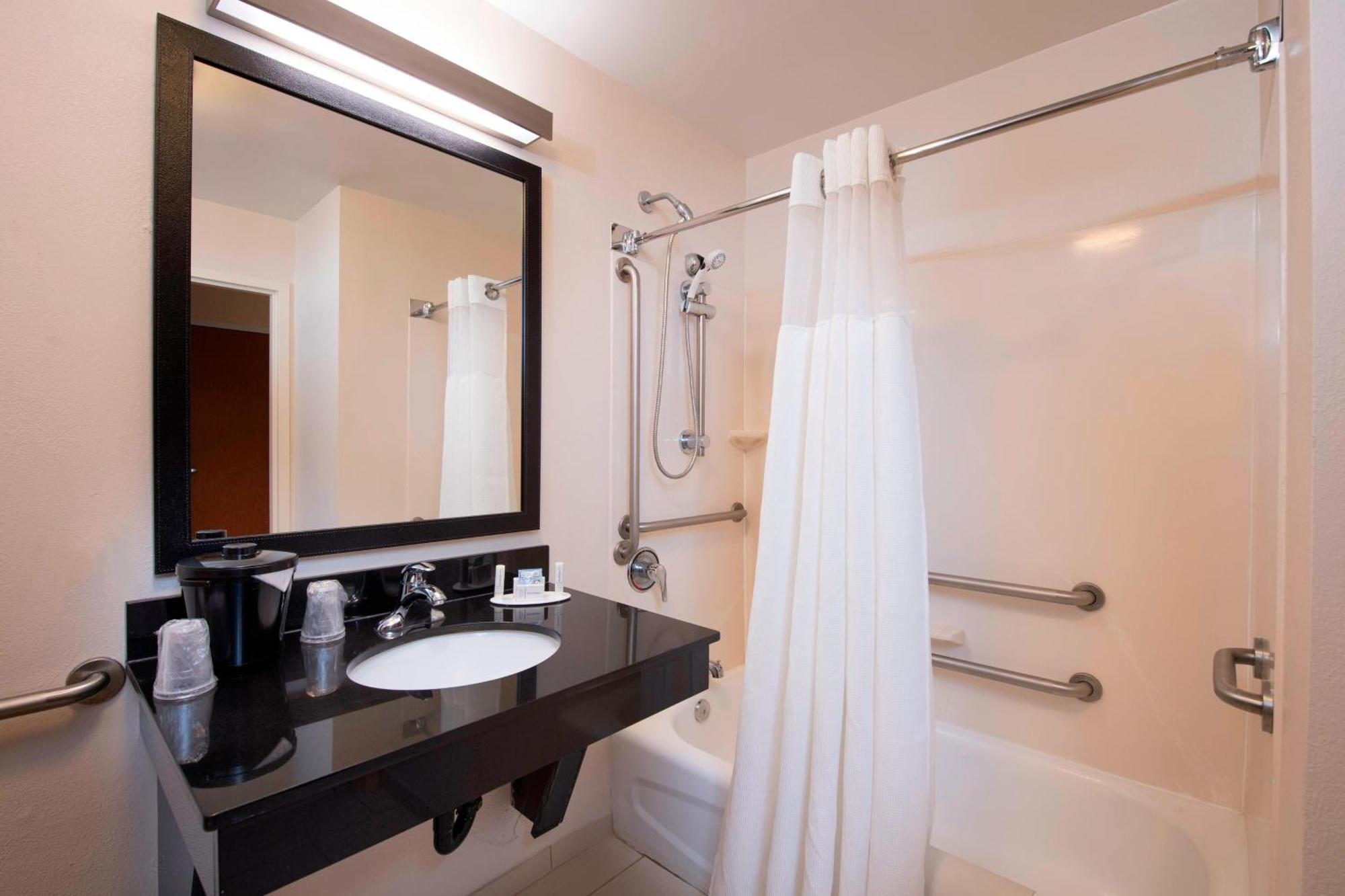Fairfield Inn And Suites Charleston North/University Area Βόρειο Τσάρλεστον Εξωτερικό φωτογραφία