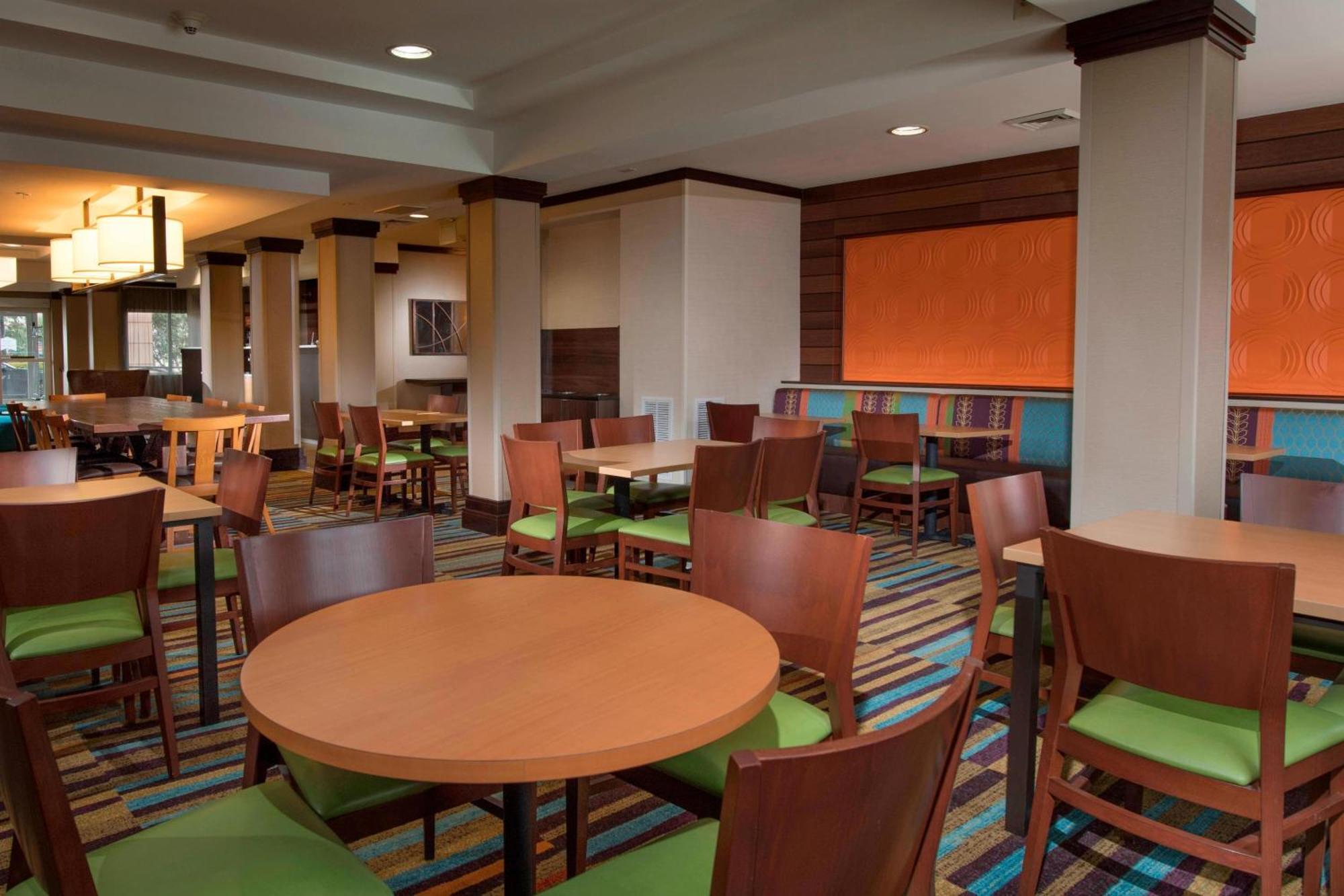 Fairfield Inn And Suites Charleston North/University Area Βόρειο Τσάρλεστον Εξωτερικό φωτογραφία