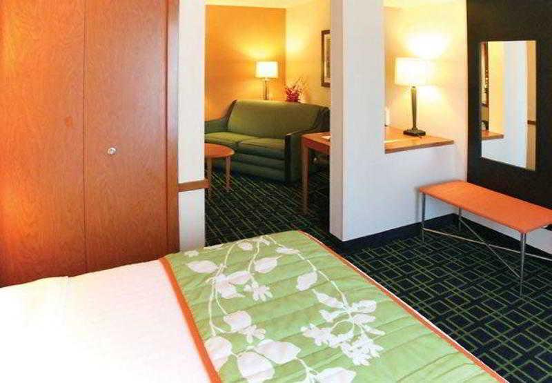 Fairfield Inn And Suites Charleston North/University Area Βόρειο Τσάρλεστον Εξωτερικό φωτογραφία